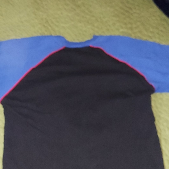 Shirt - Picture 3 of 4